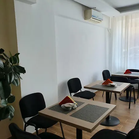 Tranzitrooms *